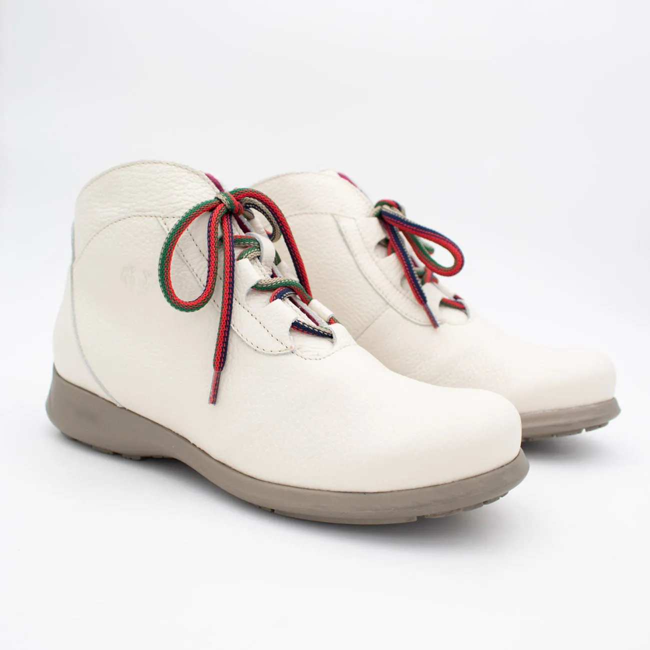 Jose Saenz Rural Ice Lace-Up Ankle Boots with Natural Sole