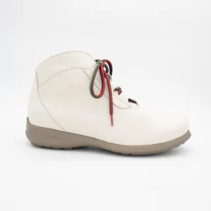 Jose Saenz Rural Ice Lace-Up Ankle Boots with Natural Sole