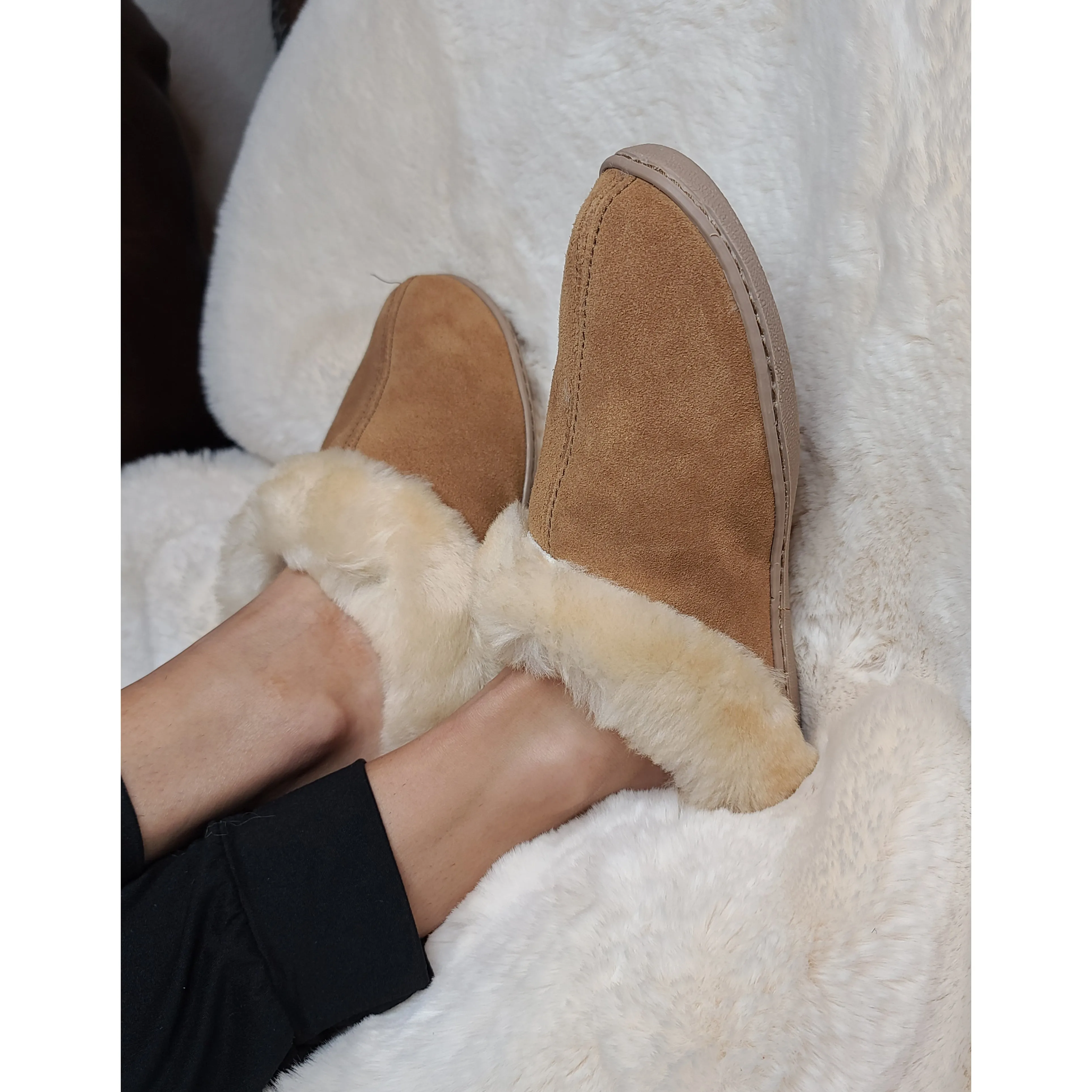 Minnetonka Moccasins Tan Sheep Skin Mule Slippers