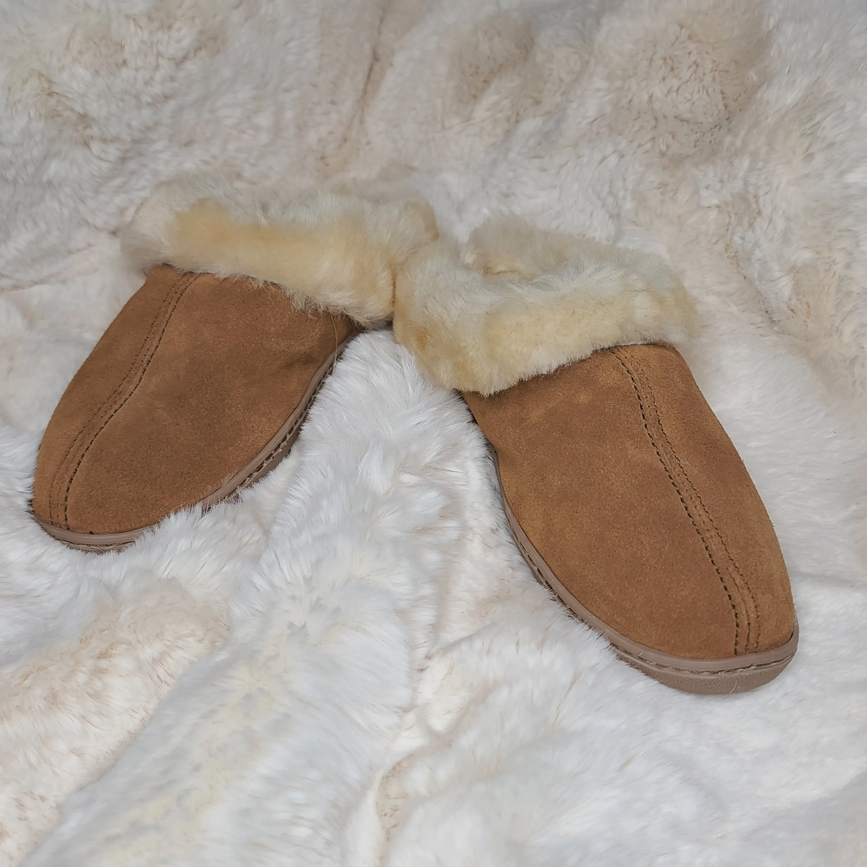 Minnetonka Moccasins Tan Sheep Skin Mule Slippers