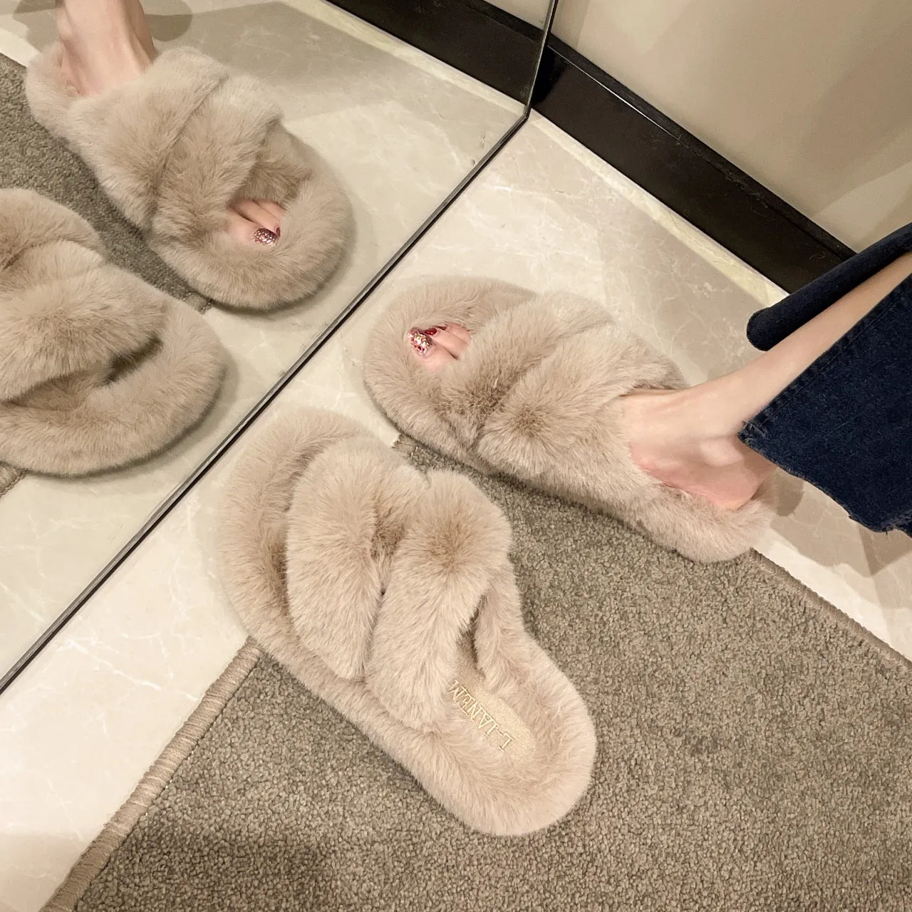 Winter Fuzzy Slippers Women Warm Soft Plush Shoes